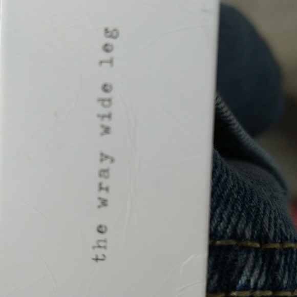 Current/Elliott The Wray Wide Leg Fairwater Cut Light Wash Denim Jeans - Picture 8 of 9